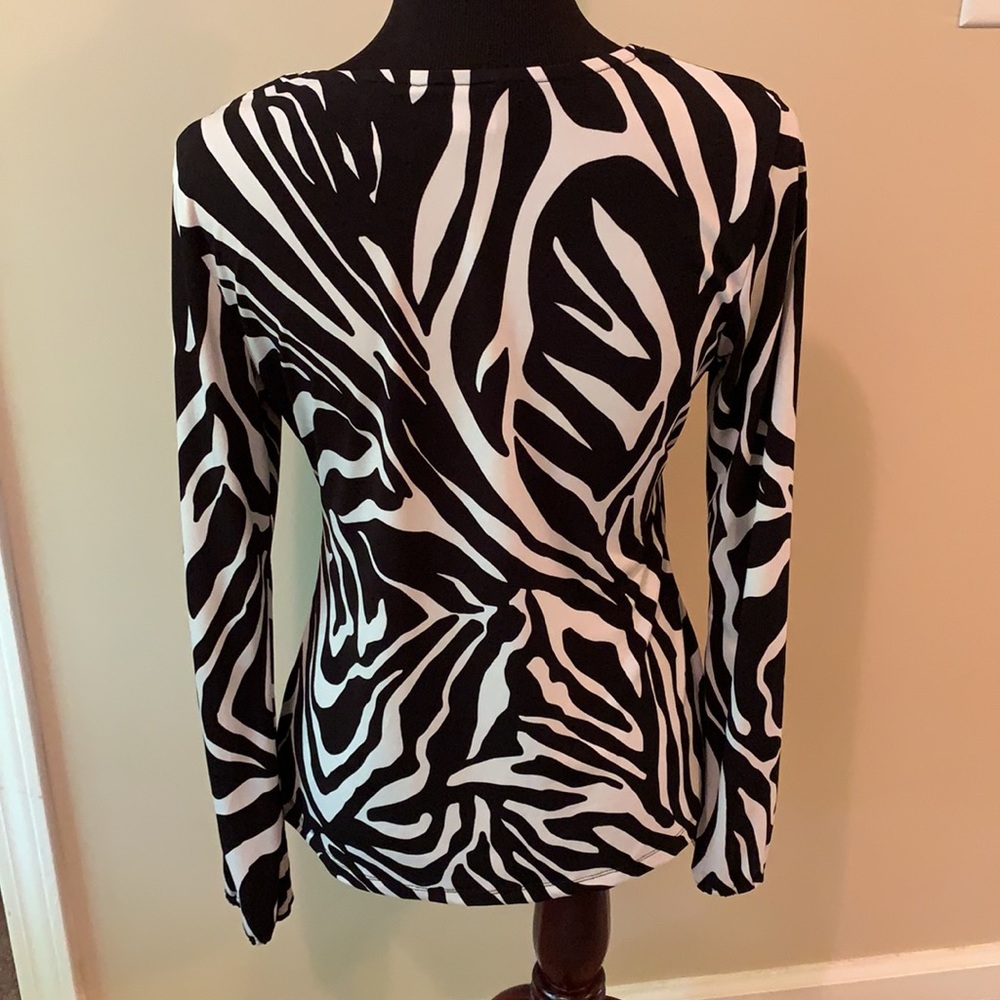 EUC Women’s Worthington Stretch Long Sleeved Zebra Print Blouse - Picture 2 of 5